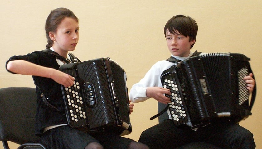 Maria Kownacka i Jacek Kowalski-młodzi akordeoniści