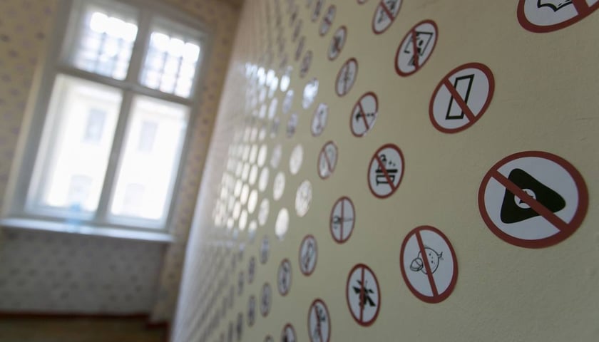 Przegląd Sztuki Survival tym razem w Koszarach Oddziałów Prewencji Policji