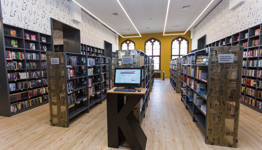 Nowa biblioteka na dworcu Wrocław Główny 