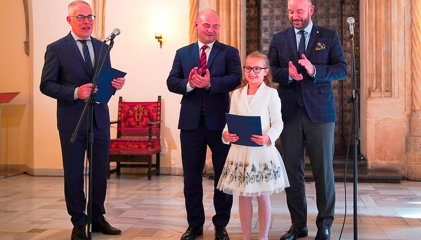 Najmłodsza stypendystka prezydenta Wrocławia, 8-letnia Marianna Hetmańczyk