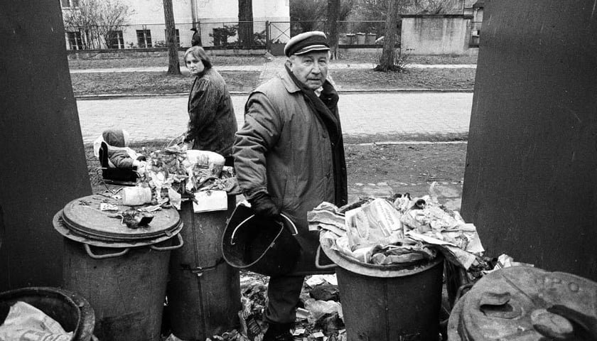 Tadeusz Różewicz w obiektywie Adama Hawałeja