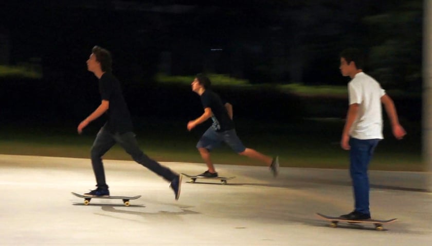 Przyjdź na wystawę z deskorolką