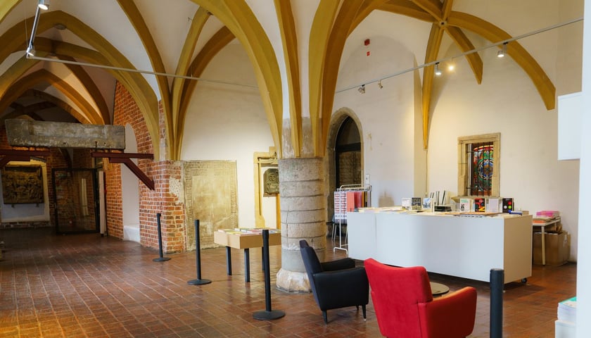 <p>Księgarnia w Muzeum Architektury</p>