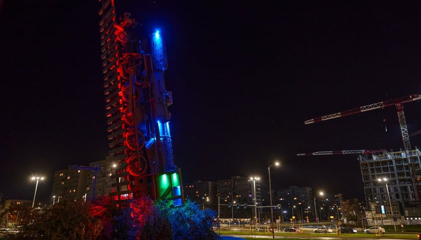 &bdquo;Pociąg do nieba&rdquo; &ndash; wieczorna iluminacja