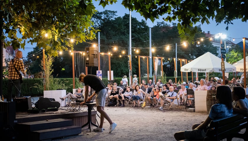 Koncert zespołu Outsider między przystankami Rondo a Sztabowa (24.08.2024)&nbsp;