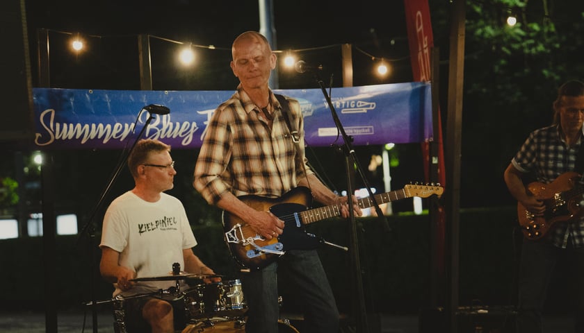 Koncert zespołu Outsider między przystankami Rondo a Sztabowa (24.08.2024)&nbsp;
