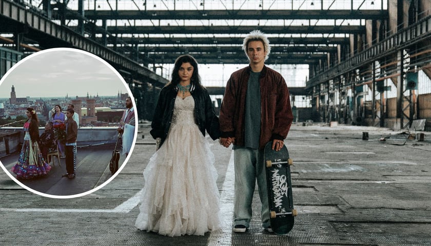 na zdjęciu dwoje bohaterów filmu „Wrooklyn Zoo” w hali wrocławskiego Hutmenu, na małym zdjęciu romska rodzina na dachu budynku we Wrocławiu z widokiem na NFM, sąd 