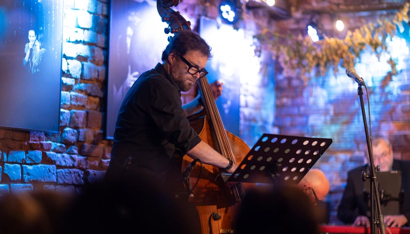 Koncert "Wrocławscy artyści dla powodzian", Mleczarnia, 15.10.2024. Jakub Olejnik.