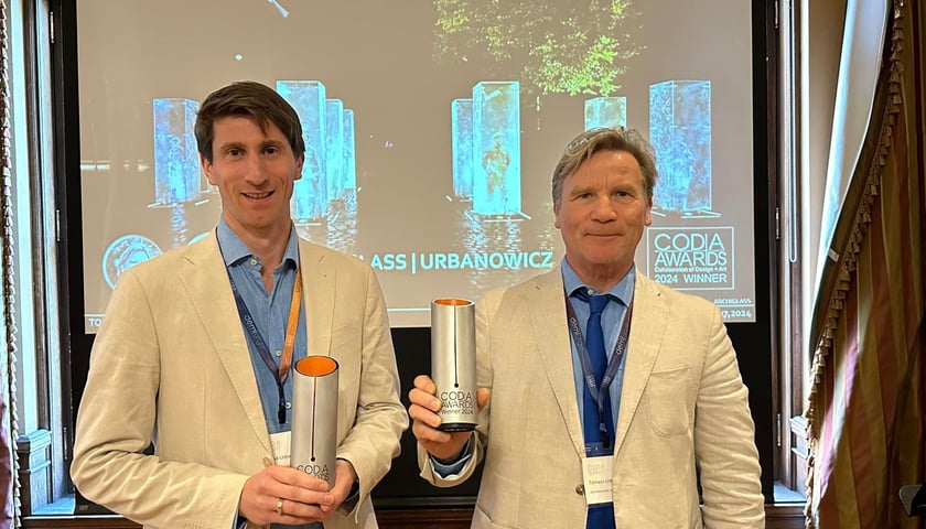 Konrad (z lewej) i Tomasz Urbanowicz, wrocławscy artyści szkła