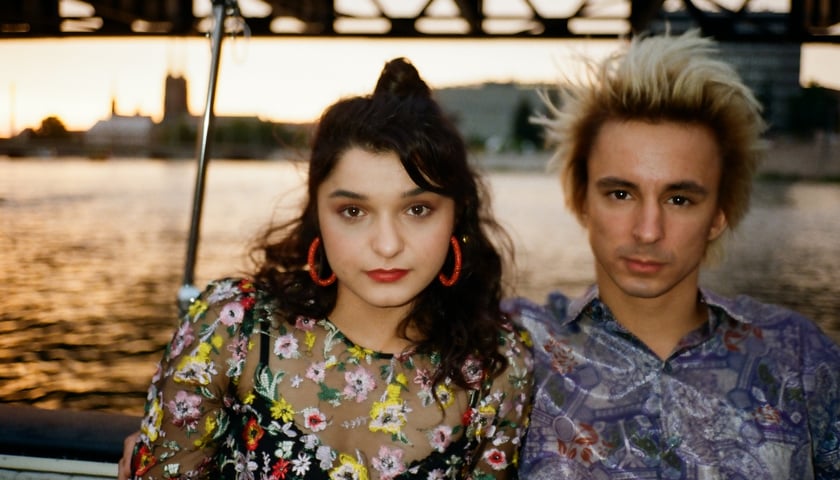 <p>Zora (Natalia Szmidt) i Kosa (Mateusz Okuła) na Odrze</p>
