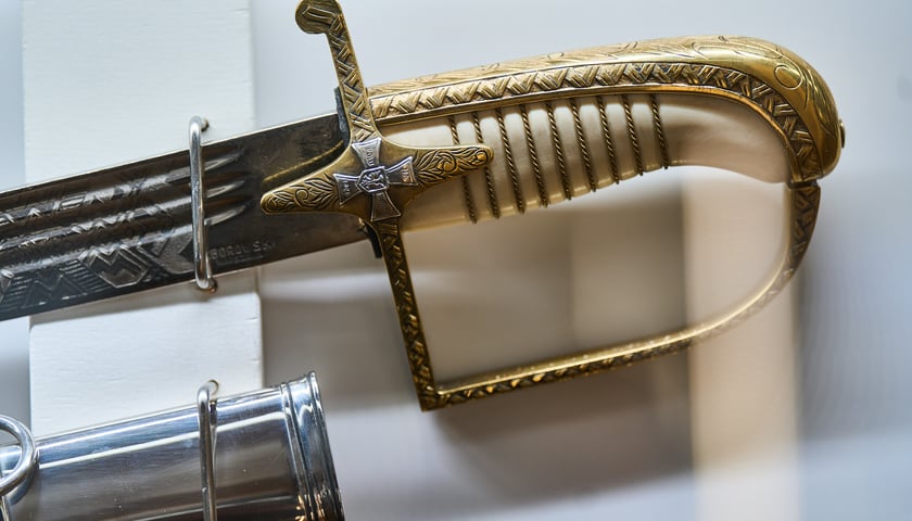 Szable prezentowane w Muzeum Militariów (odział Muzeum Miejskiego Wrocławia) pochodzą ze zbioru znanego kolekcjonera broni siecznej Pawła Komorowskiego.