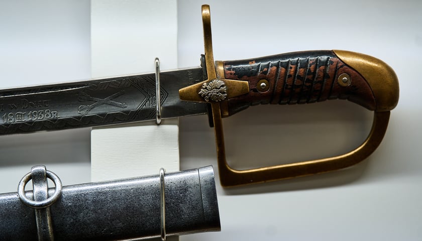 Szable prezentowane w Muzeum Militariów (odział Muzeum Miejskiego Wrocławia) pochodzą ze zbioru znanego kolekcjonera broni siecznej Pawła Komorowskiego.