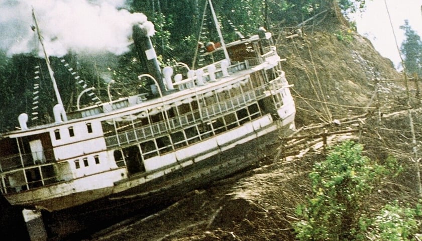 <p>Kadr z filmu Fitzcarraldo</p>