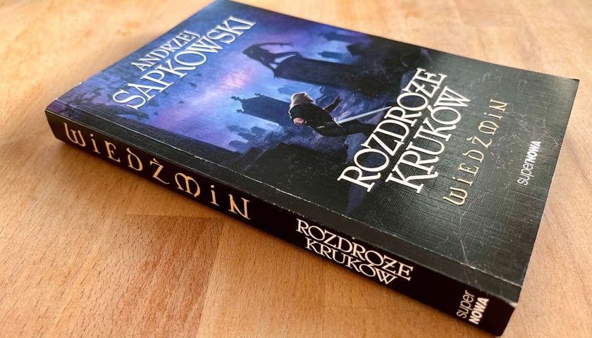 Książka Stycznia w plebiscycie MBP - "Rozdroże kruków" Andrzeja Sapkowskiego