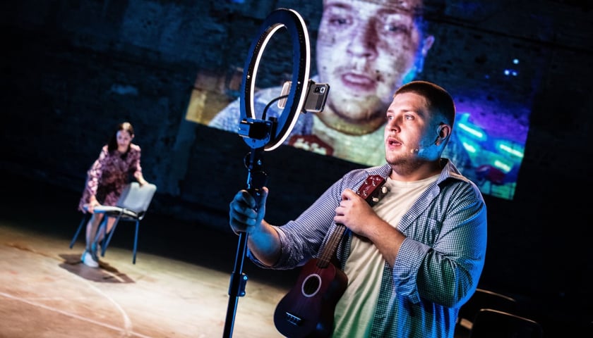 Spektakl Teatru na Faktach, zdjęcie archiwalne, ilustracyjne