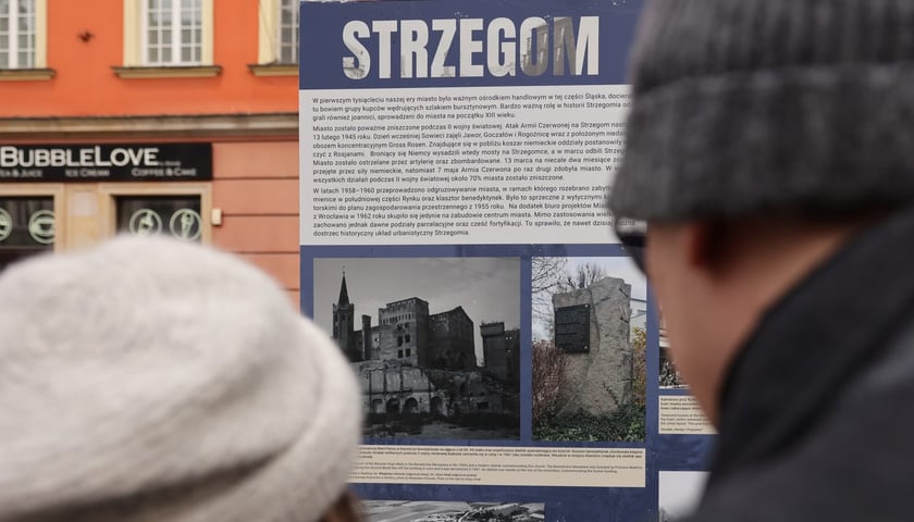 Wystawa plenerowa &bdquo;Amputacja czy rekonstrukcja. Miasta południowo-zachodniej Polski po 1945 roku&rdquo; w rynku do 11 marca.&nbsp;