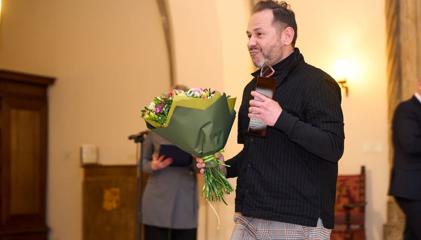 <p>Uroczystość wręczenia Arlekin&oacute;w 2025. Wrocław, 27.03.2025. Na zdjęciu Michał Opalinski.</p>
