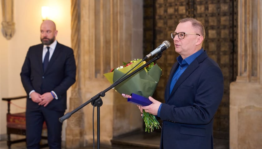<p>Uroczystość wręczenia Arlekin&oacute;w 2025. Wrocław, 27.03.2025.&nbsp;</p>
<p class="MsoNormal">W imieniu Michała Kmiecika nagrodę odebrał Marek Fiedor dyrektor Wrocławskiego Teatru Wsp&oacute;łczesnego</p>