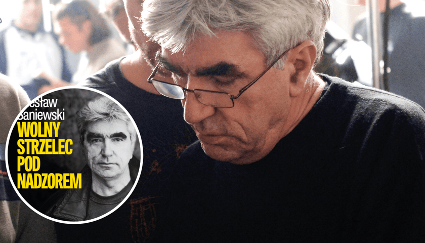 Wiesław Saniewski - w kółku okładka książki "Wolny Strzelec pod Nadzorem"