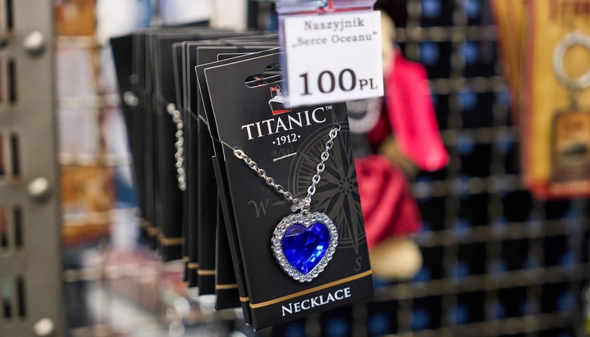 <p>Wystawa&nbsp;&bdquo;TITANIC: The Artifact Exhibition&rdquo; do 31 lipca w Hali IASE &ndash; oferta sklepiku z pamiątkami&nbsp;</p>