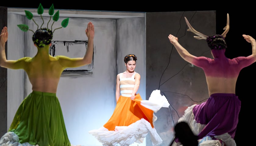 Sceny baletu "Frida", wystawianego w Operze Wrocławskiej