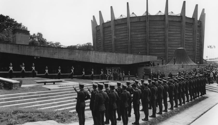 Otwarcie Panoramy Racławickiej 14 czerwca 1985.