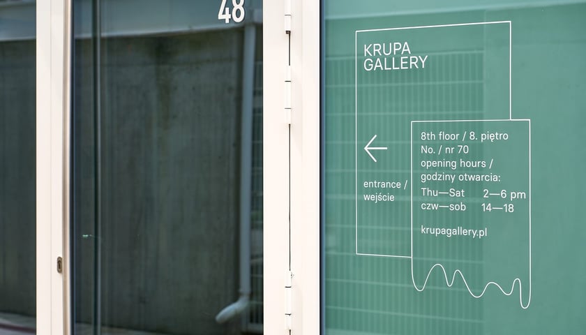 Krupa Gallery mieści się przy ul. księcia Witolda 48/70, na 8 pietrze