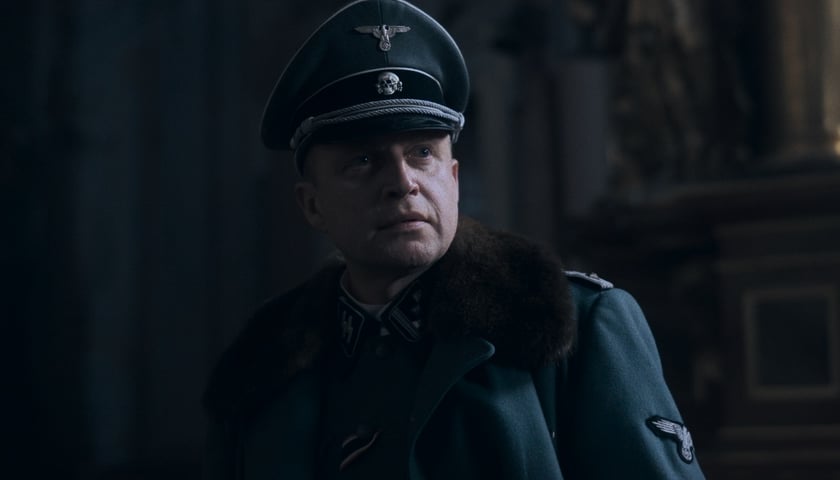 Piotr Adamczyk w filmie &bdquo;Skarbek&rdquo;&nbsp;