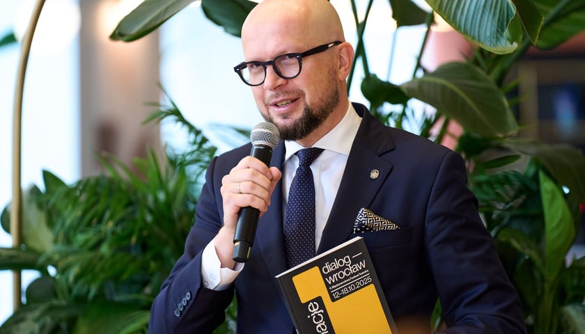 <p>Konferencja prasowa przed 11. Międzynarodowym Festiwalem Teatralnym Dialog-Wrocław 2025</p>