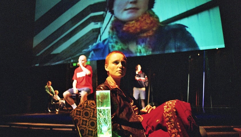 Kadr z "Przypadku Klary", na pierwszym planie Kinga Preis w roli Klary