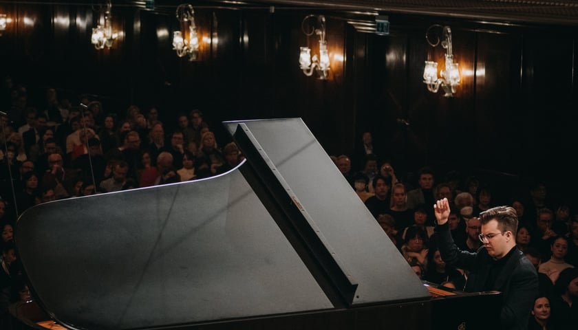 <p>Piotr Alexewicz podczas przesłuchań XIX Międzynarodowego Konkursu Pianistycznego im. Fryderyka Chopina w Filharmonii Narodowej</p>