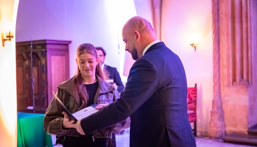 Uroczystość przyznania stypendi&oacute;w dla młodzieży wrocławskiej, uzdolnionej artystycznie