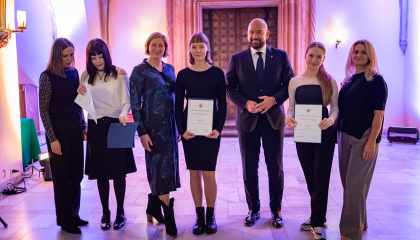Uroczystość przyznania stypendi&oacute;w dla młodzieży wrocławskiej, uzdolnionej artystycznie