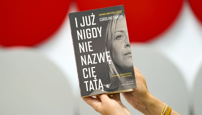 <p>Caroline Darian, &bdquo;I już nigdy nie nazwę cie tatą&rdquo;, przekład Oskar Hedemann, Wydawnictwo W.A.B.</p>