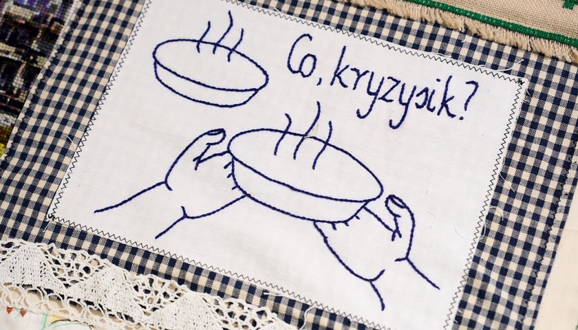 Fragmenty tkaniny artystycznej, która od 29 października ozdobi ścianę w Barbarze