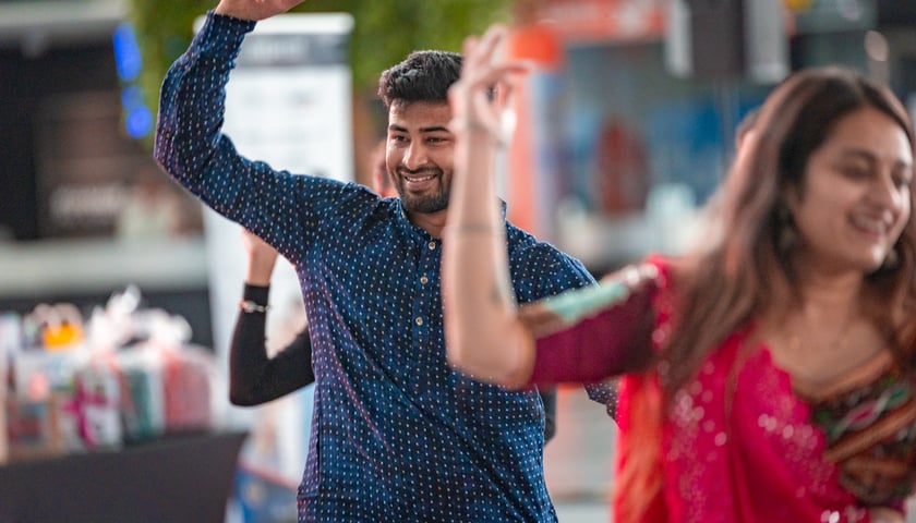 Obchody Święta Diwali na lotnisku we Wrocławiu, 2 listopada 2025