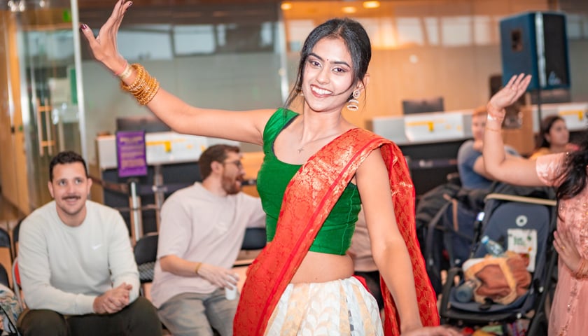 Obchody Święta Diwali na lotnisku we Wrocławiu, 2 listopada 2025