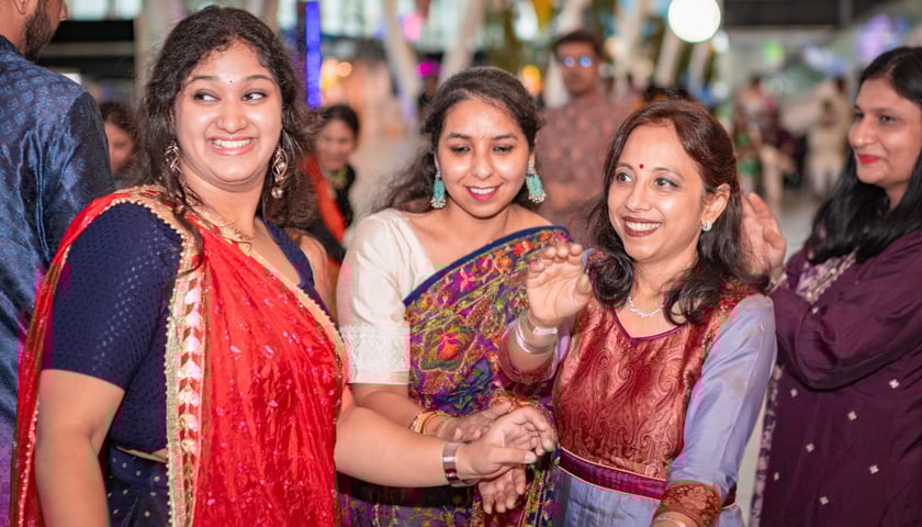 Obchody Święta Diwali na lotnisku we Wrocławiu, 2 listopada 2025