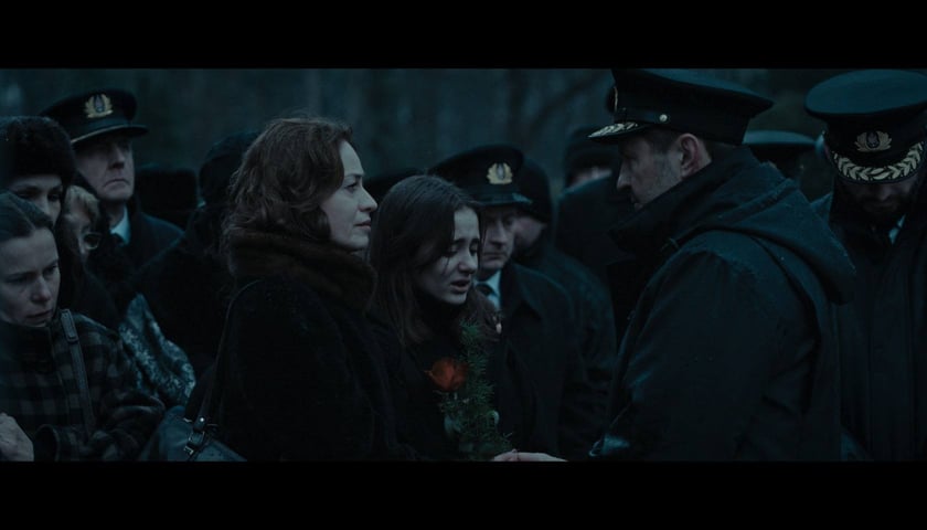 Sceny z serialu &bdquo;Heweliusz&rdquo; w reżyserii Jana Holoubka