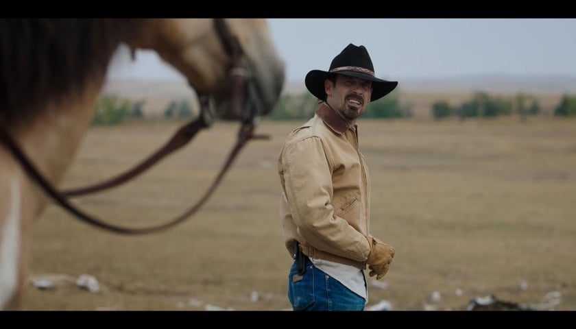 <p>Na zdjęciu kadr z filmu &bdquo;Na wsch&oacute;d od Wall&rdquo;</p>