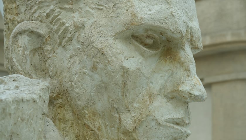 <p>&bdquo;Popiersie robotnika&rdquo; udostępnione zwiedzającym po konserwacji zobaczymy w Pawilonie Czterech Kopuł&nbsp;</p>