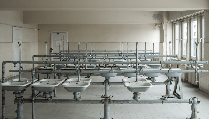 Wnętrza hali po Kraftpoście na Kolejowej