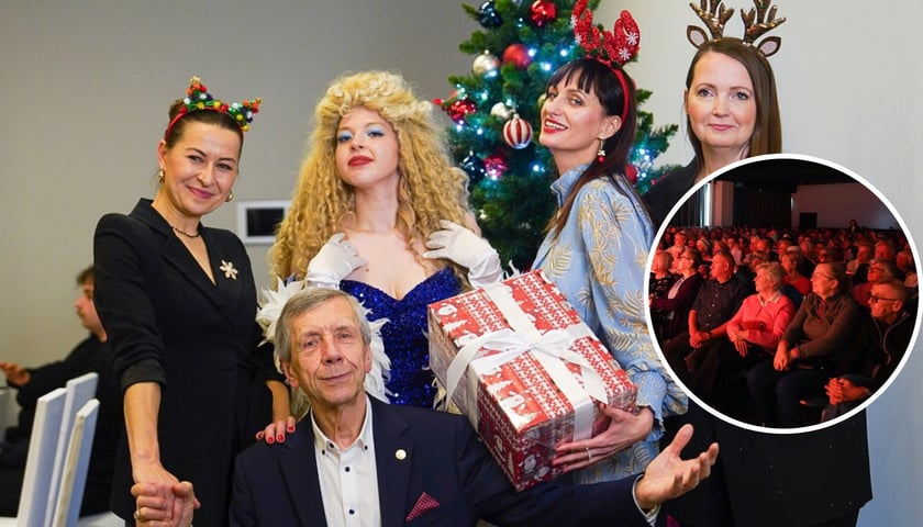 Na zdjęciu Jerzy Skoczylas, który poprowadził koncert z artystami