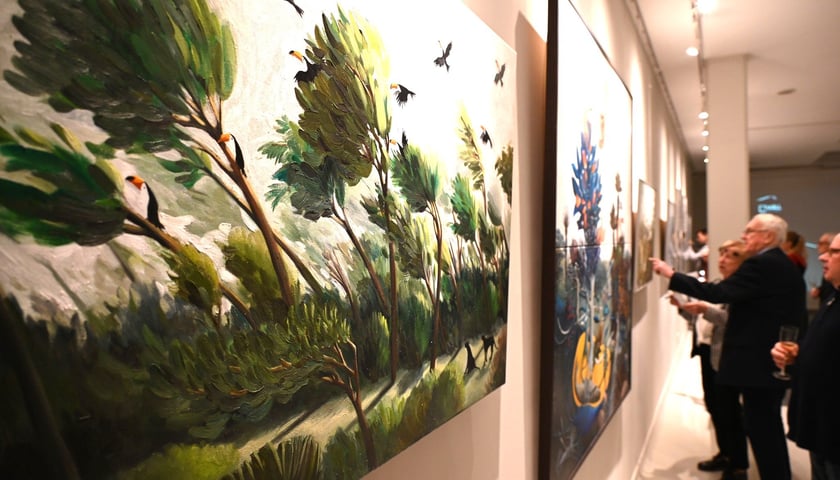 <p>Obrazy Modesty Gorol na wystawie w CK Agora</p>