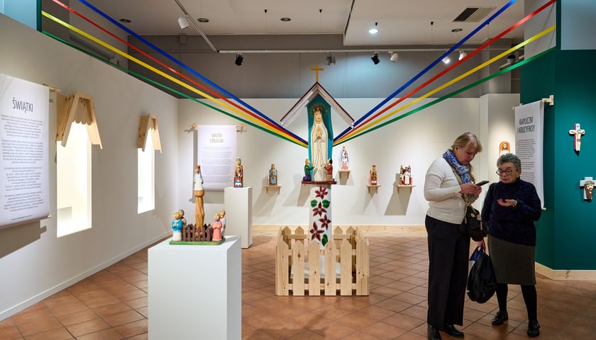 <p>Wystawę &bdquo;Jan Giejson. Od nowa&rdquo; obejrzymy w Muzeum Etnograficznym tylko do 30 grudnia</p>