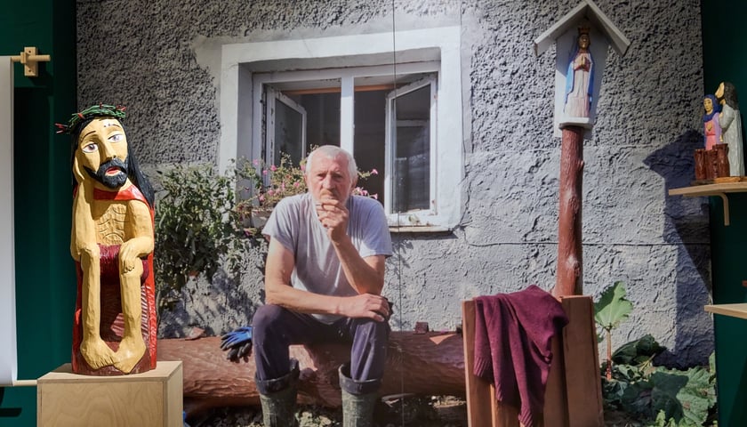 <p>Wystawę &bdquo;Jan Giejson. Od nowa&rdquo; obejrzymy w Muzeum Etnograficznym tylko do 30 grudnia</p>