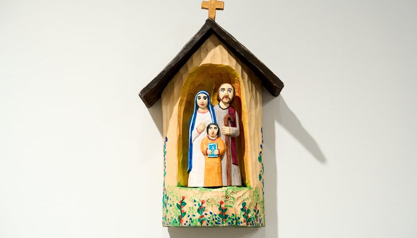 <p>Wystawę &bdquo;Jan Giejson. Od nowa&rdquo; obejrzymy w Muzeum Etnograficznym tylko do 30 grudnia</p>