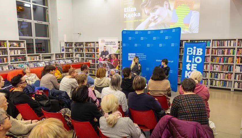 Spotkanie autorskie z Elizą Kącką, autorką Książki Roku, które odbyło się w październiku 2025 w Mediatece we Wroclawiu