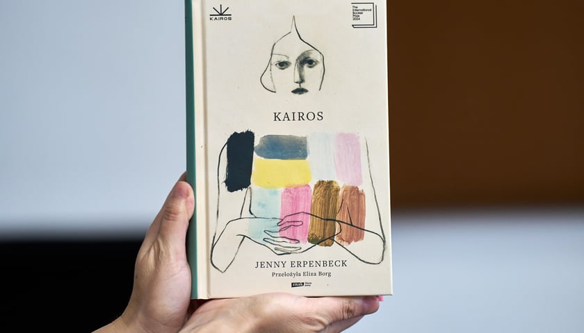 <p>Jenny Erpenbeck, &bdquo;Kairos&rdquo;, przełożyła Eliza Borg, Wydawnictwo Znak&nbsp;</p>