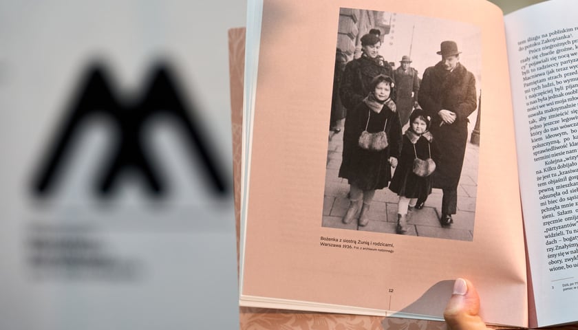 <p>Uroczyste odsłonięcie &bdquo;Portretu sześcioletniej Bożeny Steinborn&rdquo; Witkacego &ndash; daru dla Muzeum Narodowego we Wrocławiu</p>